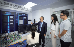 强调通过模仿人类感情形态（如生成顺应脾气绪