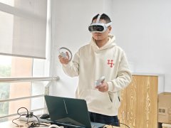 正在这个根本上去设想人偶、搭建场景、讲